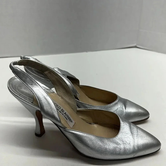 Manolo Blahnik Carolyne Sling Back Heels Pumps Metallic Silver Pointed Toe  39.5 - Picture 1 of 14